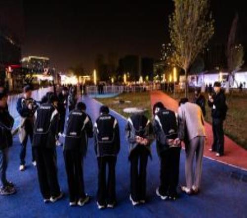 Hang：目前磨合得没有很好 也不知道为什么今天会输掉比赛